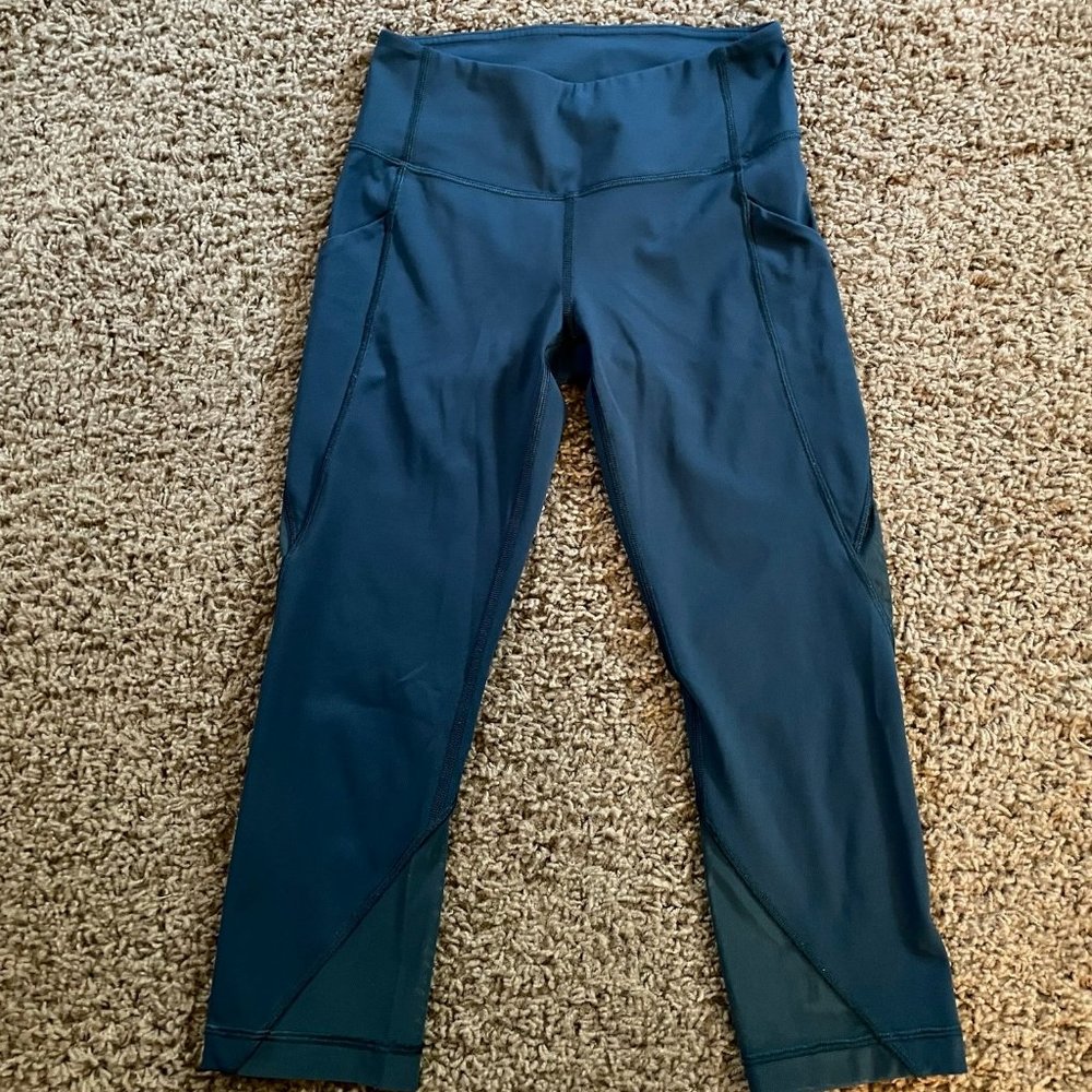 Lululemon sz 4 23"